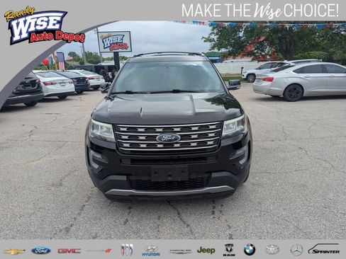 Used 2017 Ford Explorer XLT w/ Equipment Group 202A AWD/4WD image 8