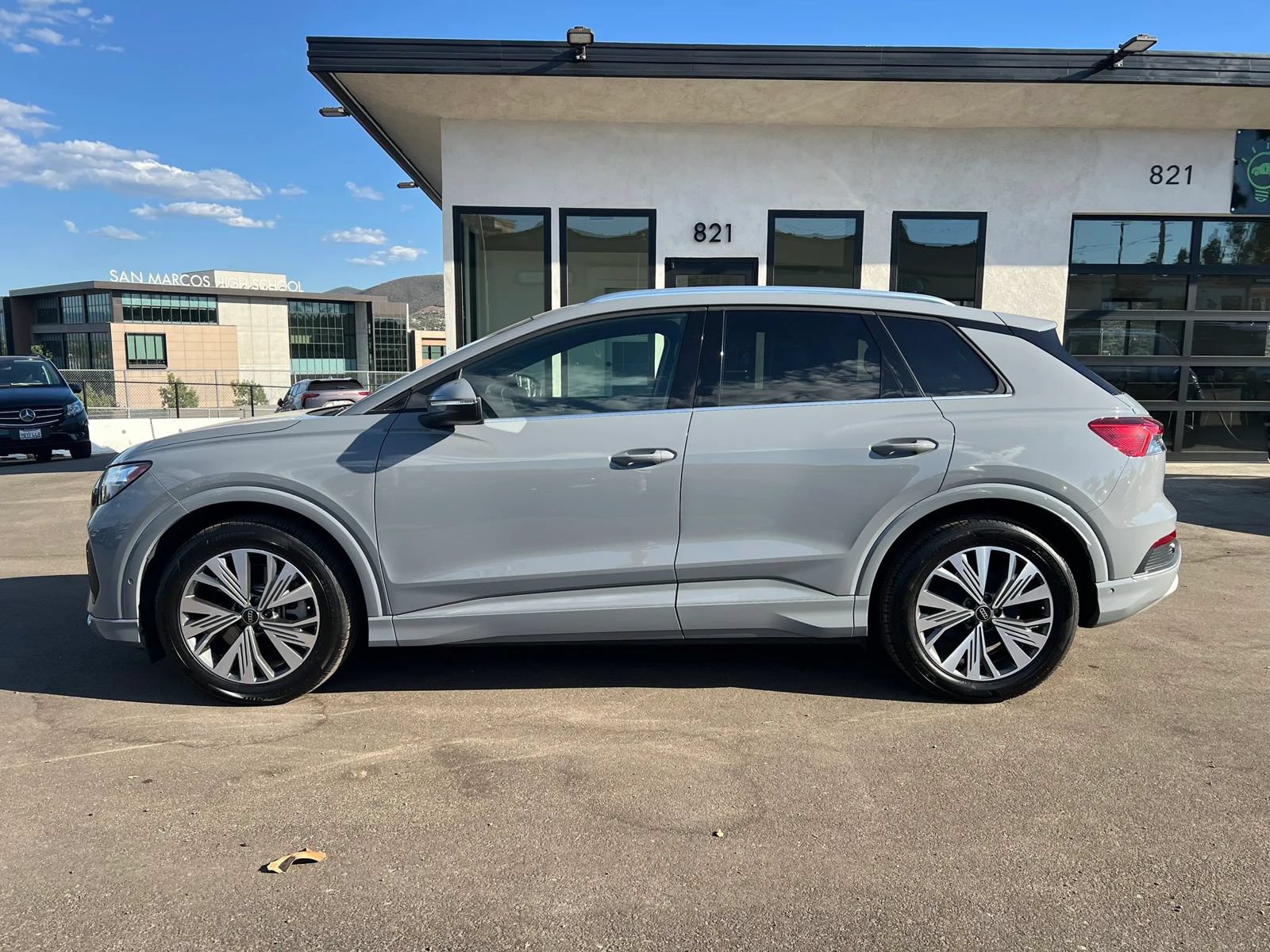 Used 2023 Audi Q4 e-tron Premium Plus w/ Premium Plus RWD image 8