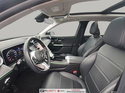 Used 2023 Mercedes-Benz GLC 300 4MATIC image 11