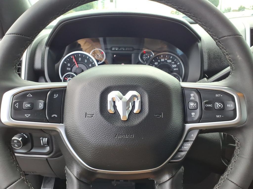 Used 2025 RAM 2500 Big Horn AWD/4WD image 5