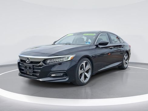 Used 2018 Honda Accord Touring image 1