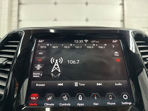 Used 2020 Jeep Cherokee Limited image 29