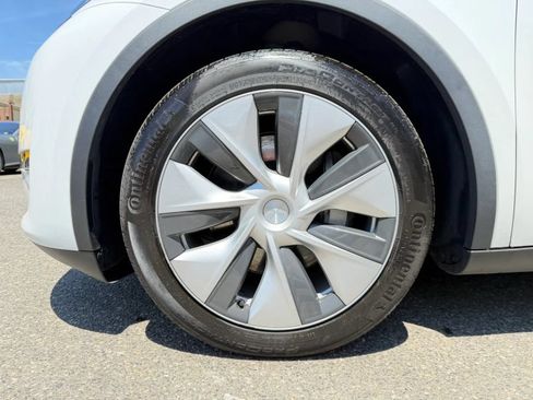 Used 2023 Tesla Model Y Long Range AWD/4WD image 34