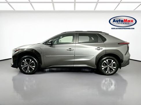 Used 2023 Toyota bZ4X XLE image 4