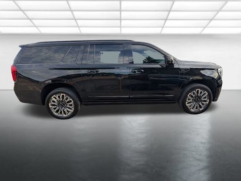 Used 2023 GMC Yukon XL Denali Ultimate AWD/4WD image 35