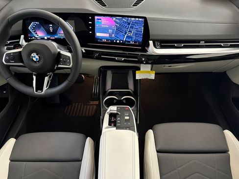 Used 2026 BMW X2 xDrive28i w/ M Sport Package AWD/4WD image 16