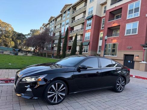 Used 2021 Nissan Altima 2.5 SR FWD image 4