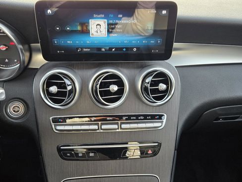 Used 2020 Mercedes-Benz GLC 300 4MATIC image 22