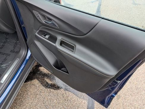 Used 2023 Chevrolet Equinox Premier FWD image 4