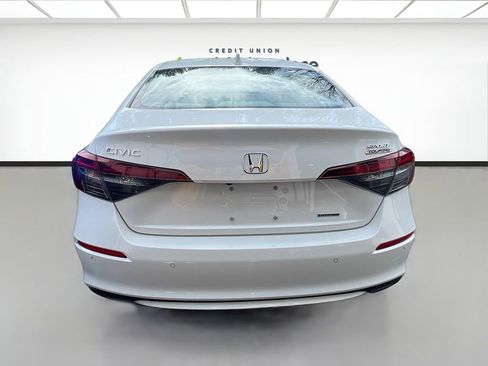 Used 2025 Honda Civic Sport image 4