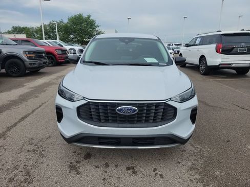 Certified 2026 Ford Escape Active w/ Cold Weather Package FWD image 8