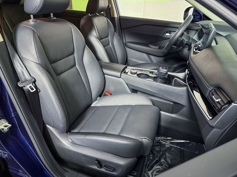 Certified 2024 Nissan Rogue SL image 16