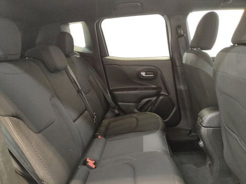 Used 2022 Jeep Renegade Altitude w/ Convenience Group image 19