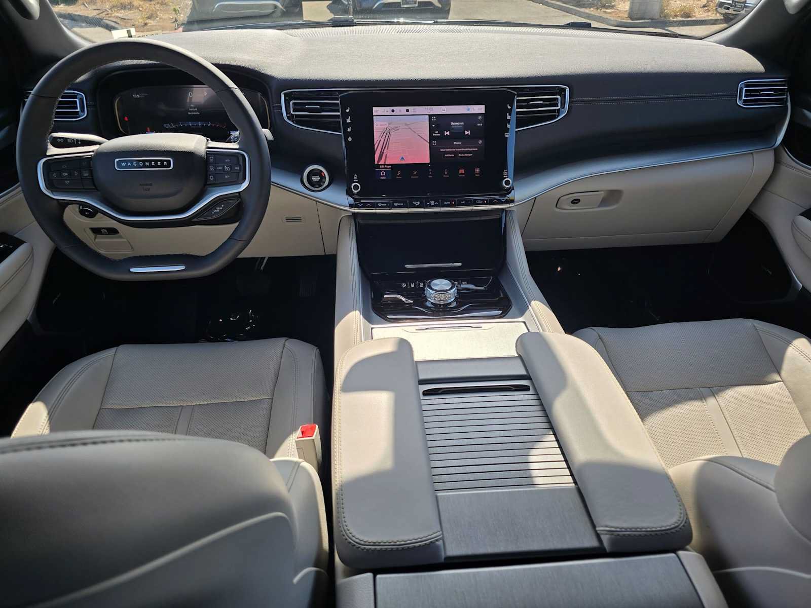 Used 2025 Jeep Wagoneer 4WD image 18
