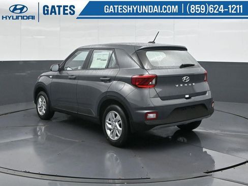 New 2026 Hyundai Venue SE image 8