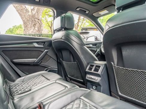 Used 2018 Audi SQ5 Prestige w/ Prestige Package image 42
