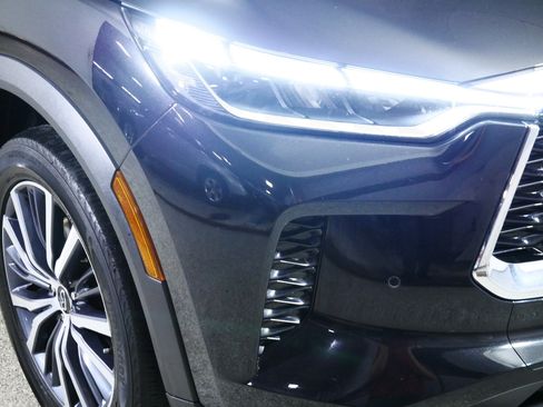 Used 2023 INFINITI QX60 Sensory w/ Cargo Package AWD/4WD image 16