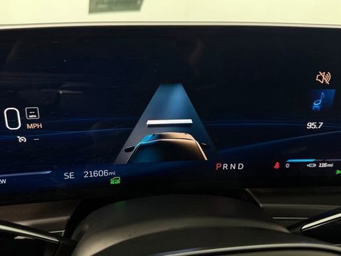 Used 2024 Cadillac Lyriq Tech RWD image 17