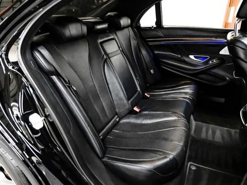 Used 2017 Mercedes-Benz S 550 Sedan image 40