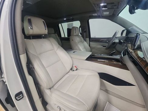 Used 2024 Cadillac Escalade ESV Sport Platinum w/ LPO, ONYX Package image 28