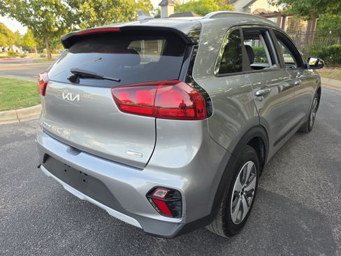 Used 2022 Kia Niro LX FWD image 7