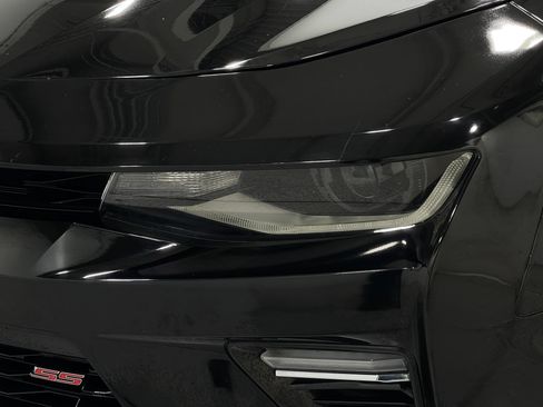 Used 2018 Chevrolet Camaro SS RWD image 31