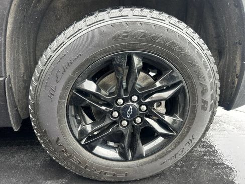 Certified 2023 Chevrolet Traverse LT w/ Midnight/Sport Edition AWD/4WD image 32