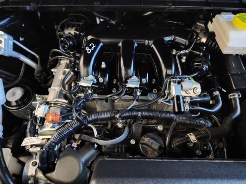 Certified 2026 Nissan Pathfinder SV FWD image 30