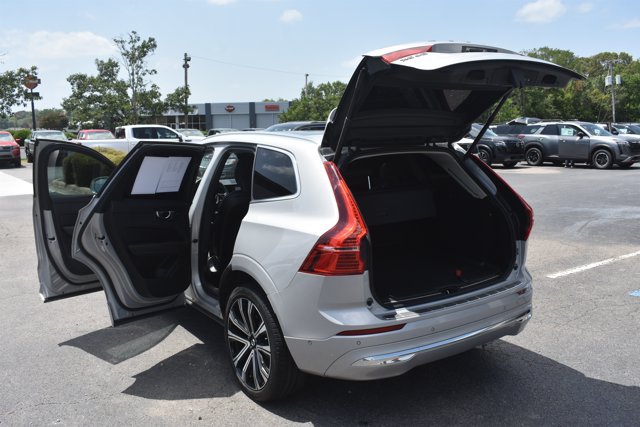 Used 2023 Volvo XC60 B5 Ultimate w/ Climate Package FWD image 17