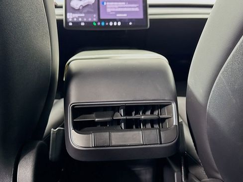 Used 2023 Tesla Model Y Long Range image 30