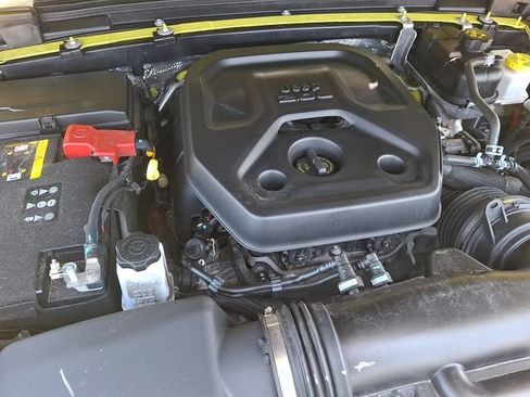 Used 2024 Jeep Wrangler Unlimited Sahara AWD/4WD image 28