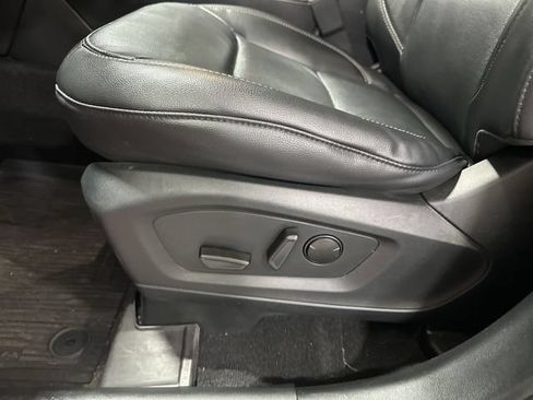 Used 2021 Ford Explorer Limited w/ Equipment Group 301A AWD/4WD image 18