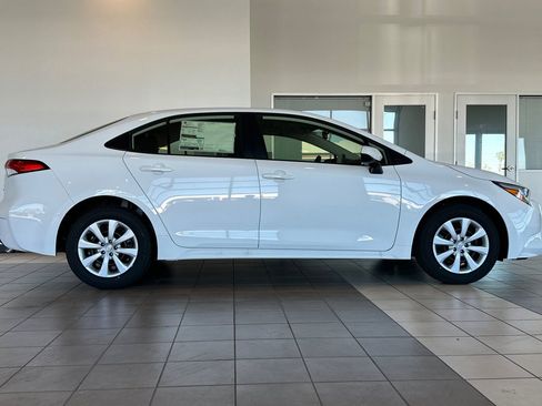 Used 2026 Toyota Corolla LE image 3