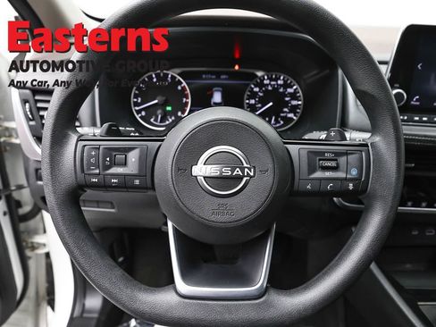 Used 2023 Nissan Rogue SV AWD/4WD image 10