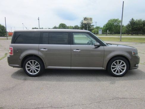 Used 2019 Ford Flex Limited AWD/4WD image 6