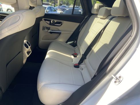 Certified 2025 Mercedes-Benz GLC 300 4MATIC image 40