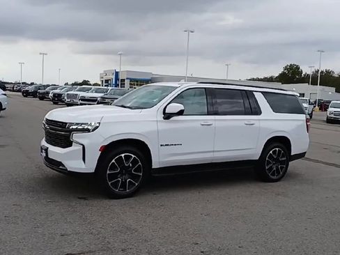 Certified 2021 Chevrolet Suburban RST image 4