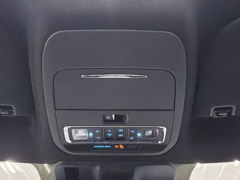 Used 2025 Ford F150 Lariat AWD/4WD image 34