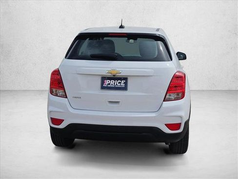 Used 2018 Chevrolet Trax LS FWD image 6