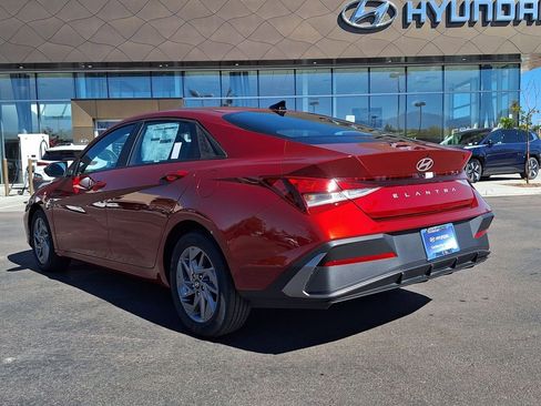 Used 2024 Hyundai Elantra SEL image 5