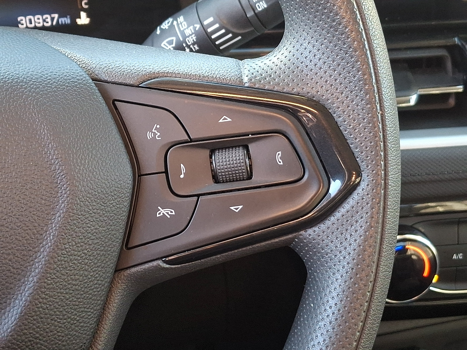 Used 2025 Chevrolet TrailBlazer LT AWD/4WD image 22