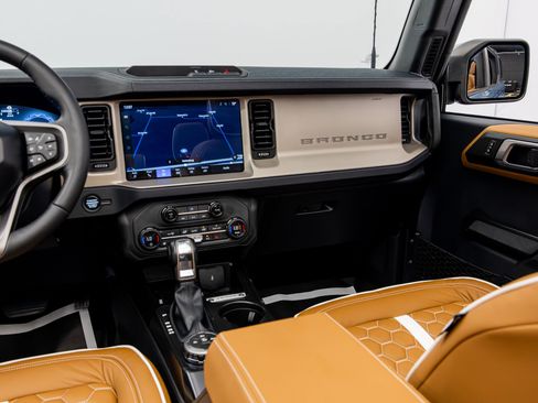 Used 2025 Ford Bronco Outer Banks AWD/4WD image 41