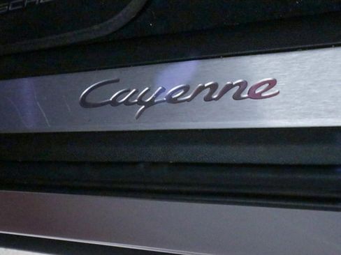 Used 2021 Porsche Cayenne Coupe AWD/4WD image 15