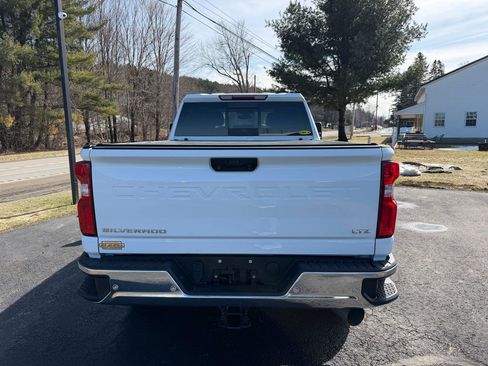 Used 2020 Chevrolet Silverado 2500 LTZ w/ LTZ Plus Package image 6