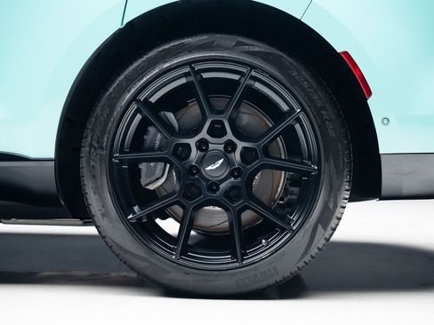 Used 2023 Aston Martin DBX AWD/4WD image 27