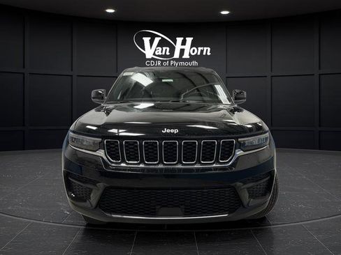 New 2025 Jeep Grand Cherokee Laredo X w/ Trailer Tow Package image 10