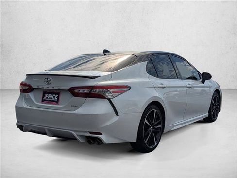 Used 2018 Toyota Camry XSE image 5