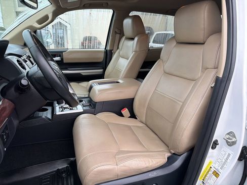 Used 2017 Toyota Tundra Limited image 32