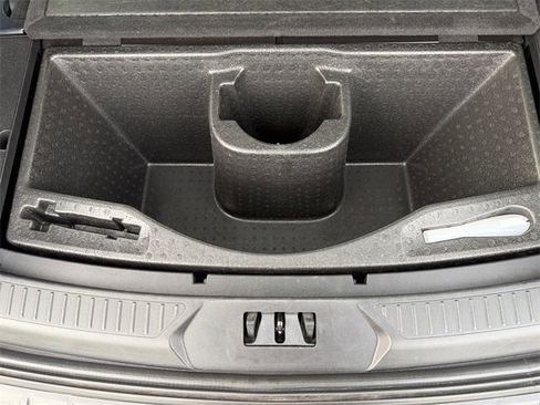 Used 2025 Ford Explorer Active image 31