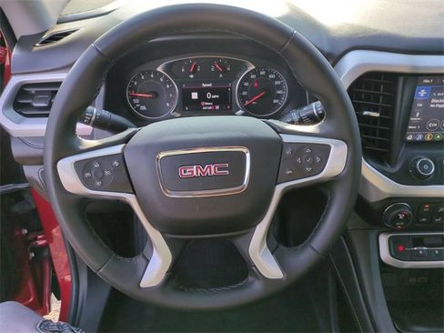 Used 2023 GMC Acadia SLT image 13